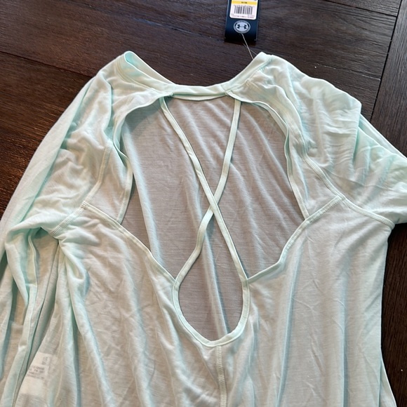 UA women’s M new with tags - Picture 3 of 3